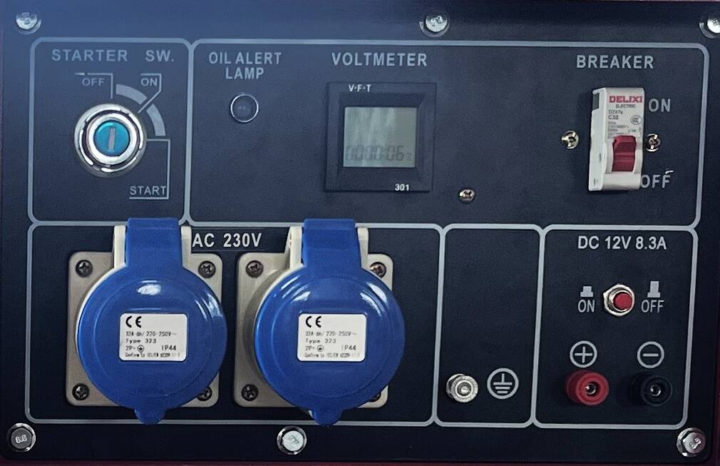 WALT classic type air-cooled portable diesel generator 5kVA WDG-6800DSE single phase control panel.