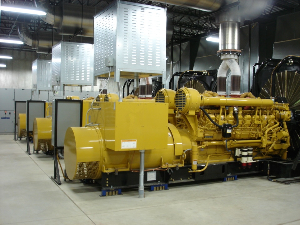 Parallel diesel generator system for hospital redundancy